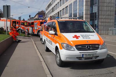 Stuttgart: Fass mit aetzender Fluessigkeit sorgt fuer Einsatz der Feuerwehr